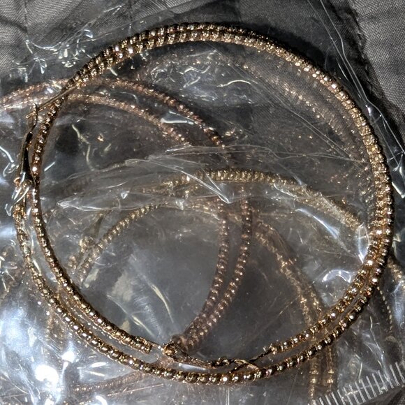 $3 with Bundle ~ Resale Lot ~ Hoop Earrings 5297 - Picture 4 of 5